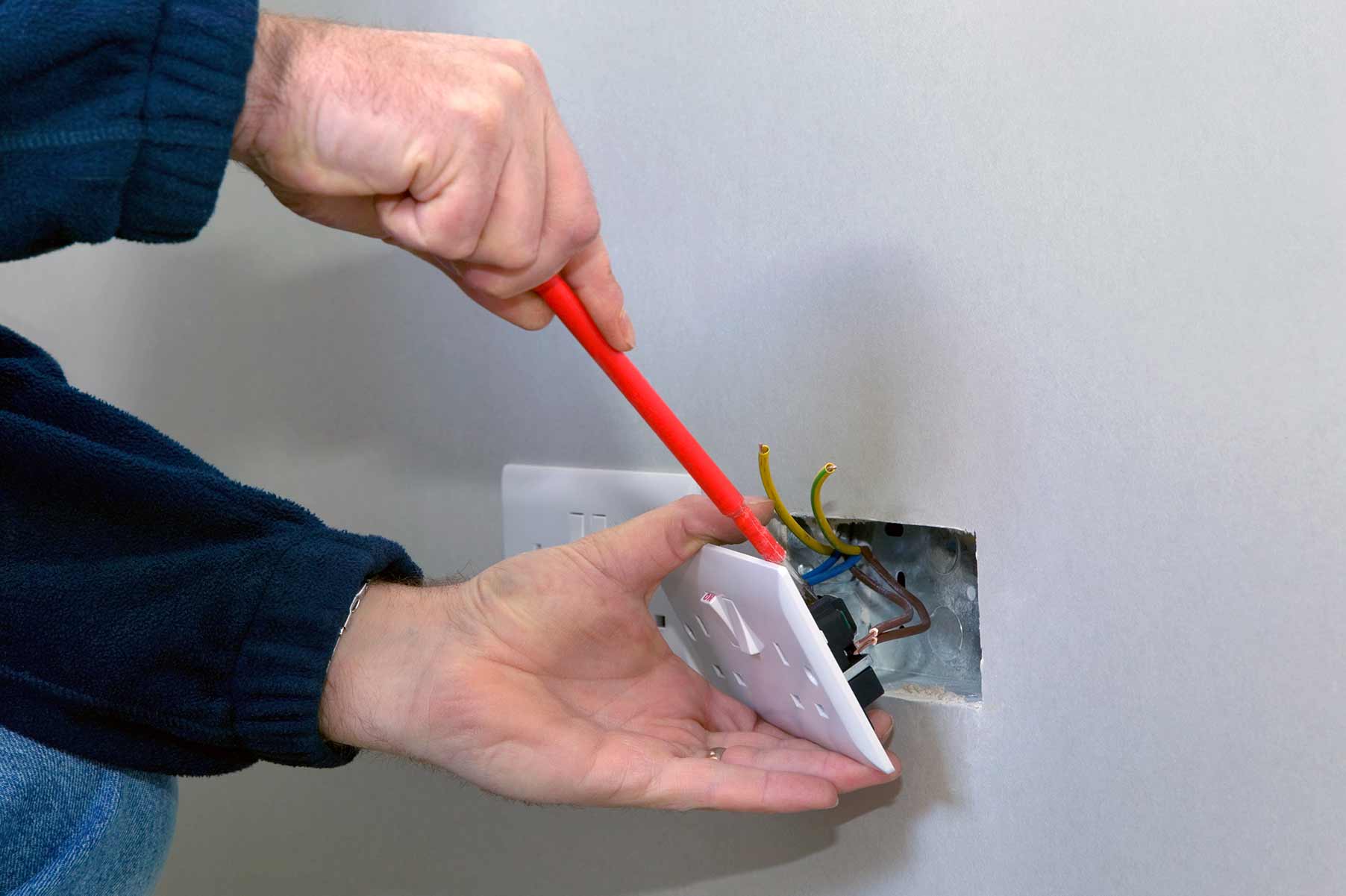 Our electricians can install plug sockets for domestic and commercial proeprties in Berkhamsted and the local area. 
